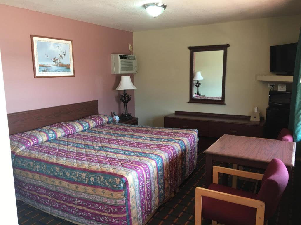 Best Value Inn Motel Sandusky room