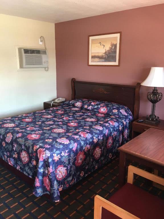 Best Value Inn Motel Sandusky room