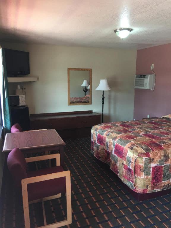 Best Value Inn Motel Sandusky room